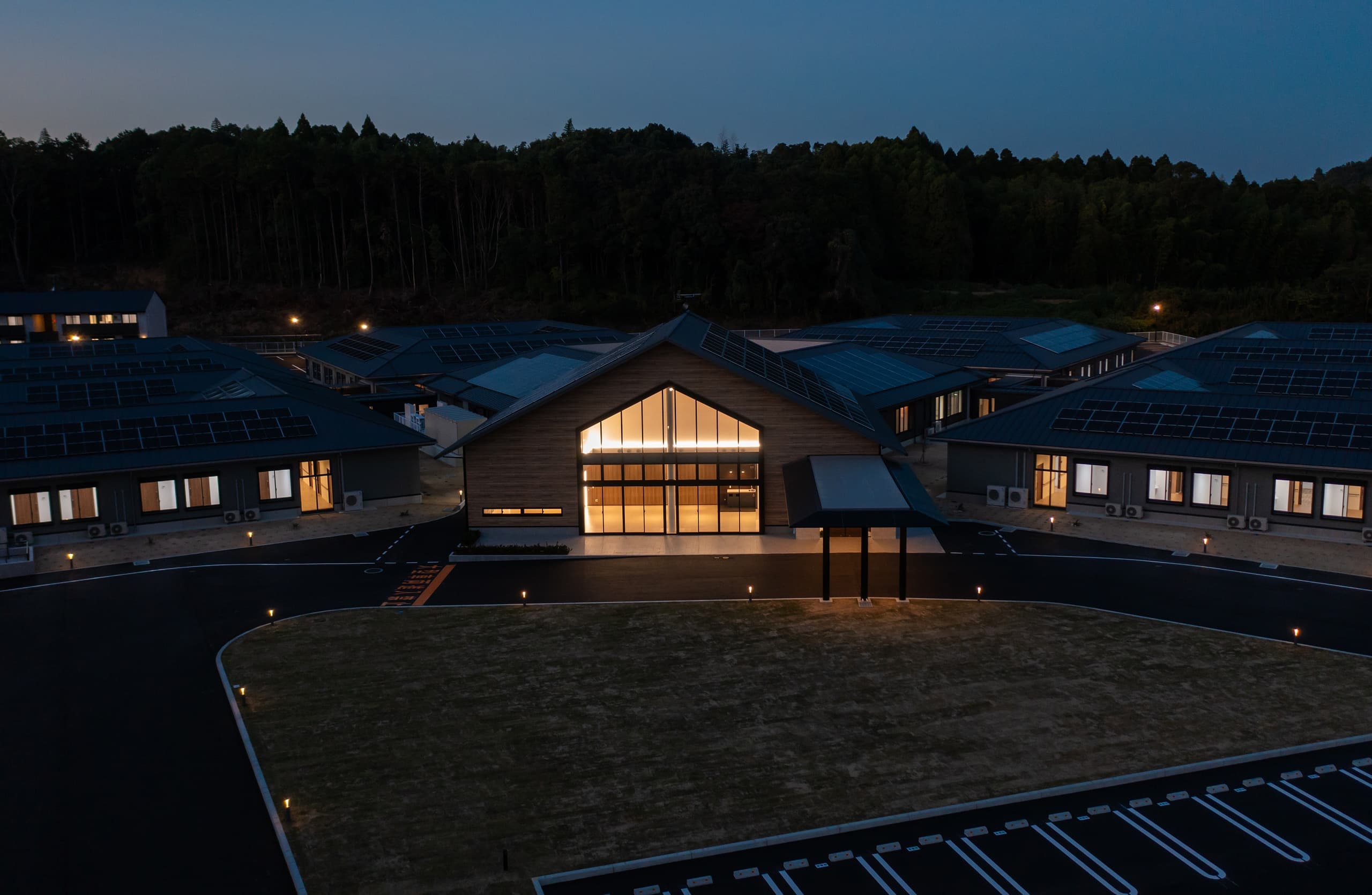 天草ナーシングホームエントランス夜景正面